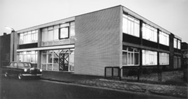 1950 : Nouvelle installation à Zeist, aux Pays-Bas, pour l'expansion des activités