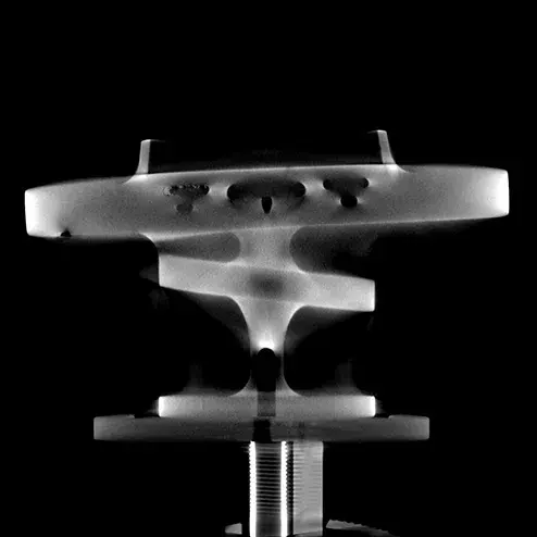 Radiographie d'un bloc de vannes avec une résolution de 130 microns
