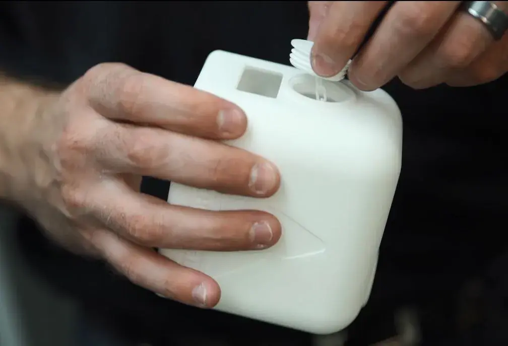 Les prototypes de conteneurs sont également perfectionnés et itérés par impression 3D SLS