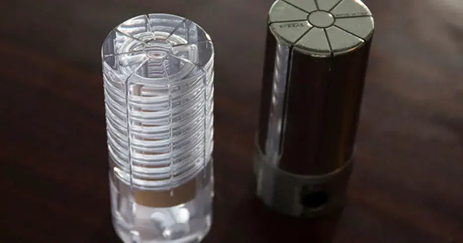 2 pièces créées à l'aide de méthodes de refroidissement conforme