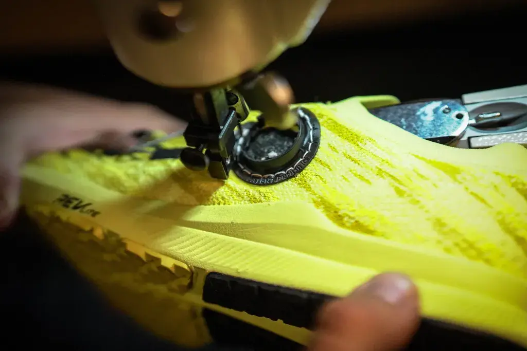 Prototype Figure 4 pour le BOA Fit System cousu sur une chaussure