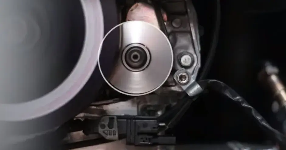 Gestion de l'inertie pour les composants métalliques dans les sports mécaniques