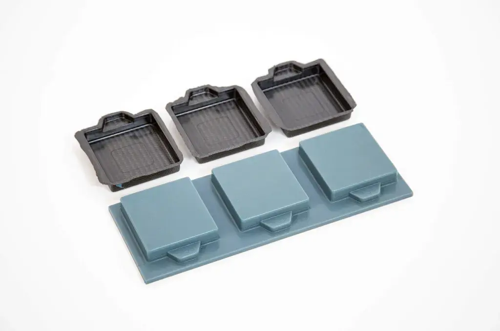 Outillage en fibre de carbone imprimé avec Accura Bluestone