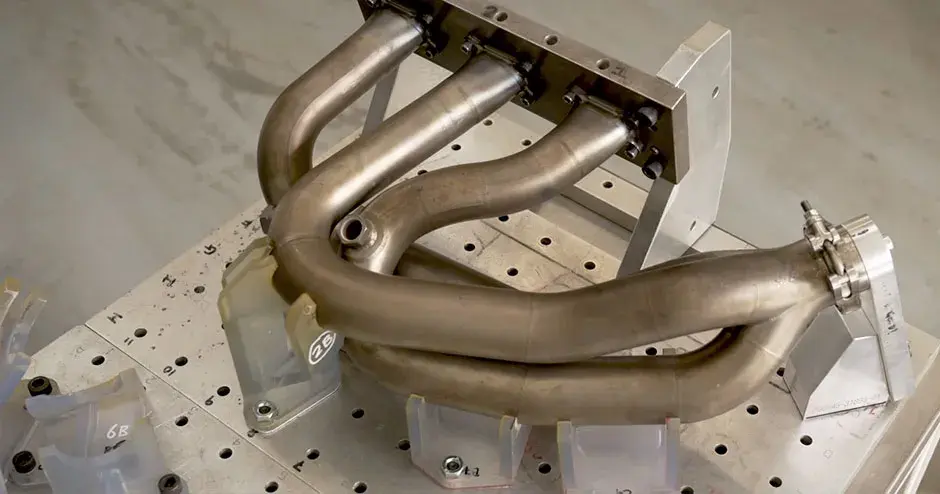 Fixations et montage Renault avec pièce