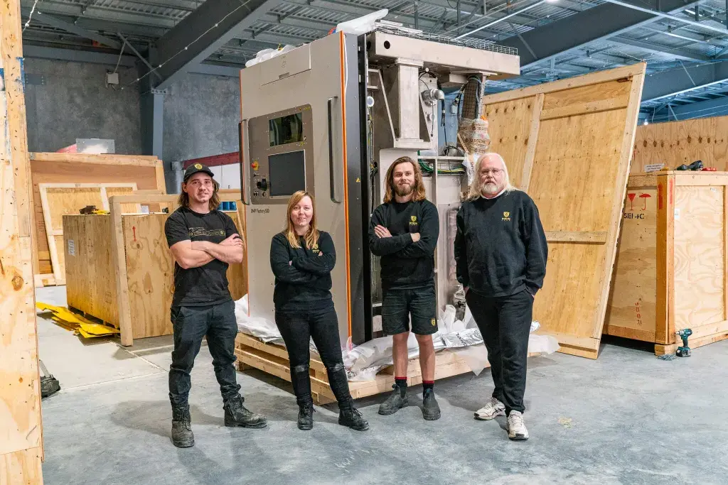 L'équipe de Rodin Cars déballe sa nouvelle DMP Factory 500