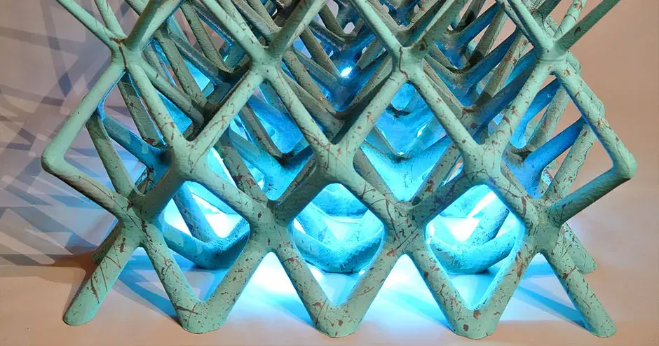 et une table basse décorée fabriquée avec du filament