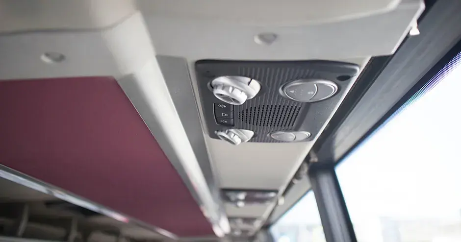 Panneau de commande au plafond multifonction pour le confort des passagers dans le véhicule