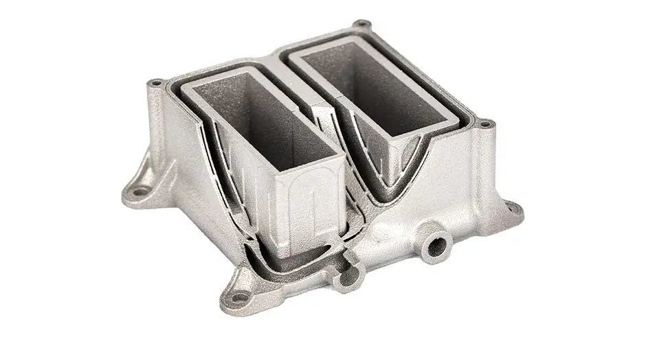 Refroidisseur pour semi-conducteurs avec fluide, et coupe