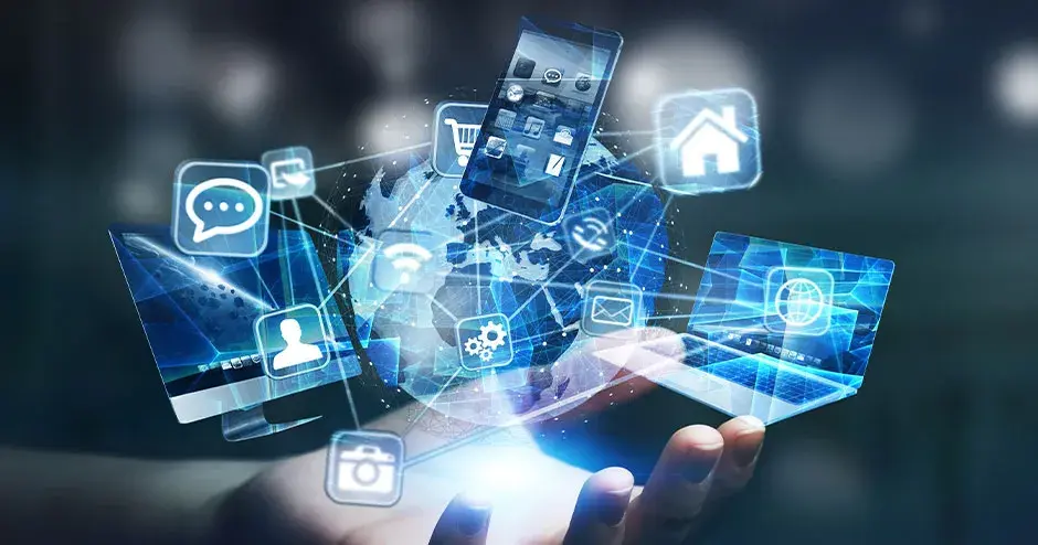 une main avec des graphiques technologiques émergeant avec une forte lueur