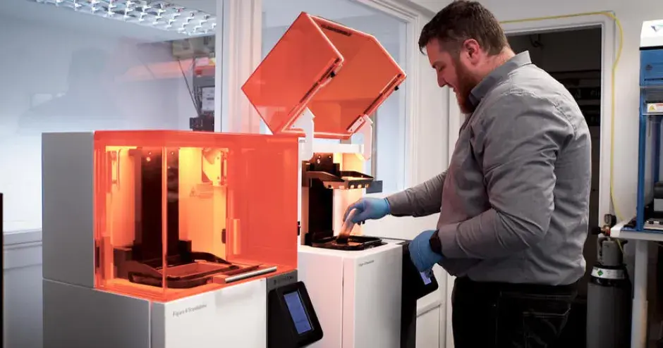 Imprimantes Figure 4 Standalone chez ACS Custom pour l'impression 3D de production